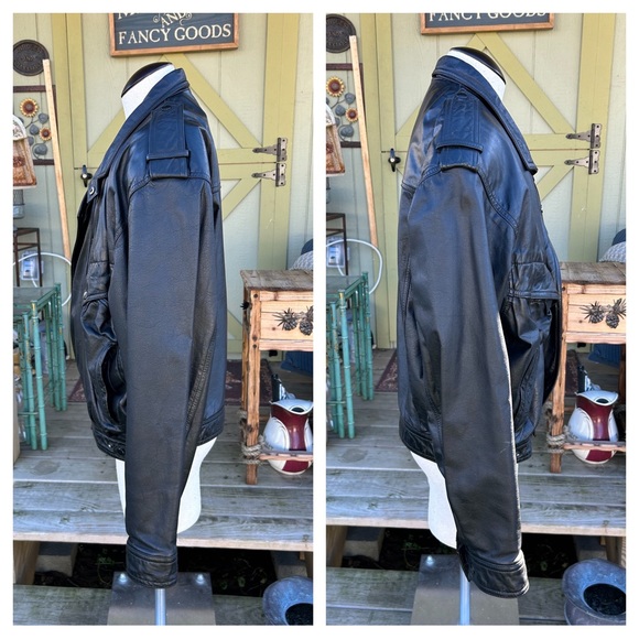 Vintage Black Leather Bomber Jacket - Picture 4 of 12